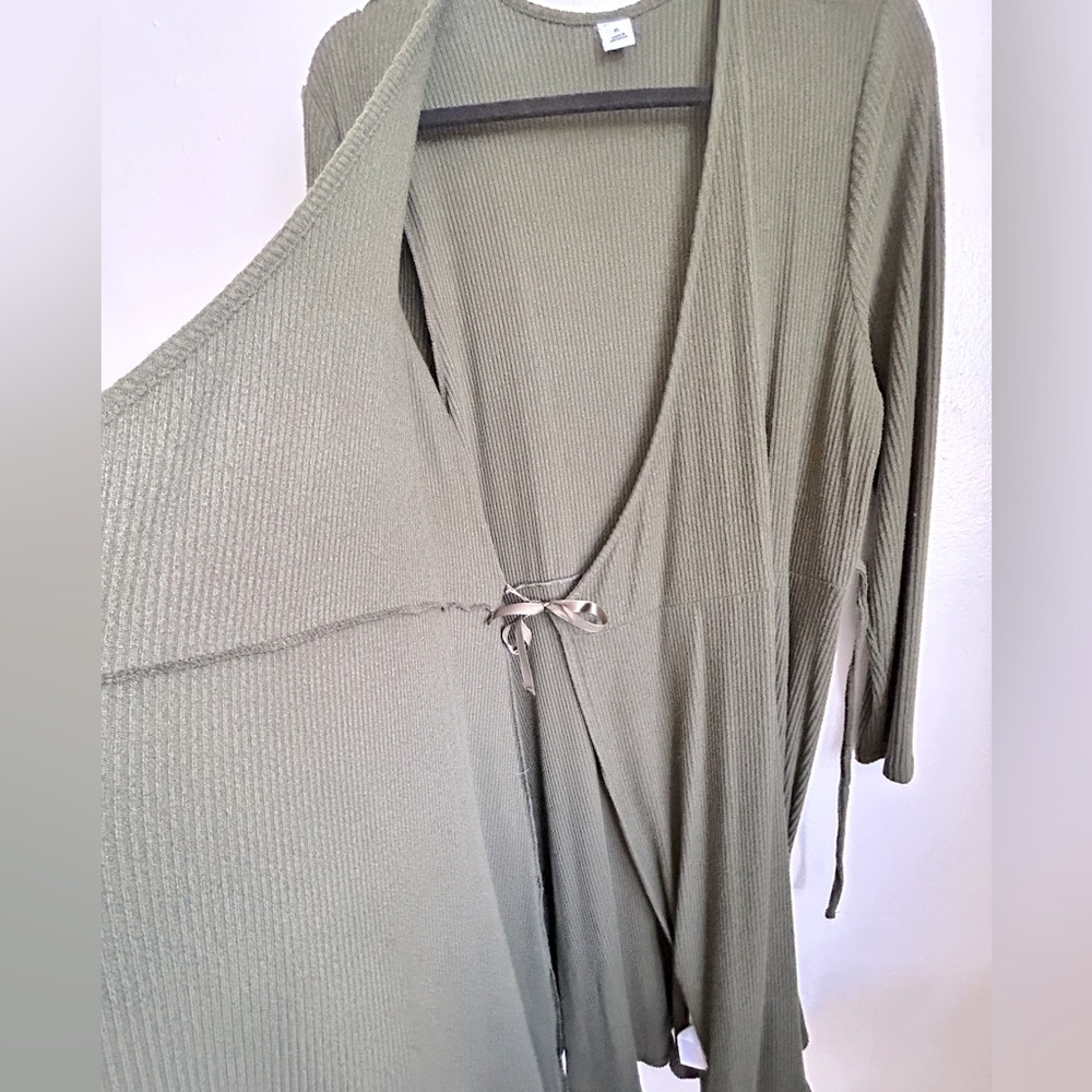 Wrap around dress Olive color Size XL - Picture 5 of 5